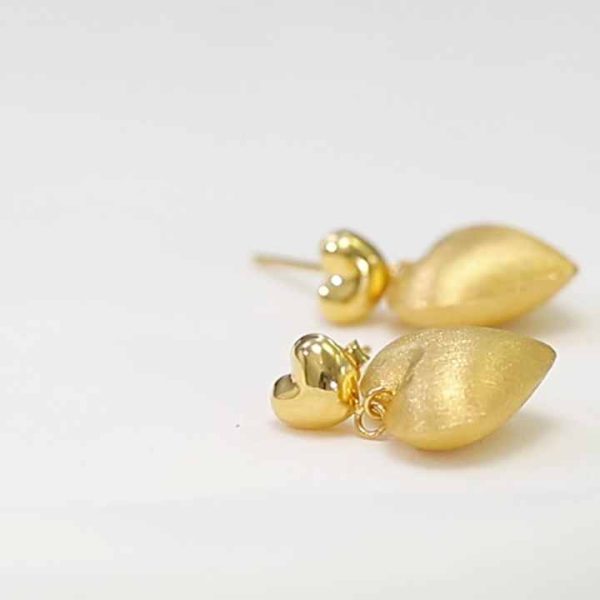 18K Gold Heart Stud Earrings with Cubic Zirconia Vintage Style Unisex Jewelry Gift for Wedding Anniversary