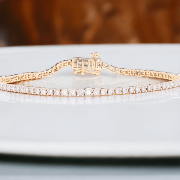 Enthralling 3.00Ct Moissanite Charm Round Moissanite Tennis Bracelet in 14K Gold Wholesale OEM
