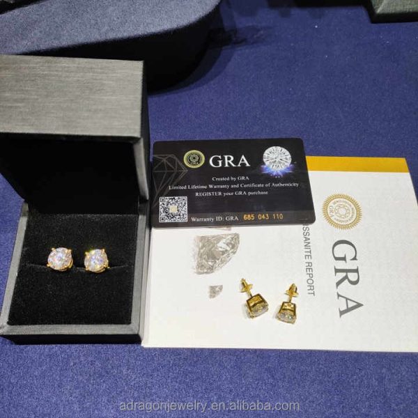 High Quality 925 Sterling Silver Moissanite Earrings Customizable 10K 14K Gold Plating 'Ice Out' Design Wholesale Copper Studs
