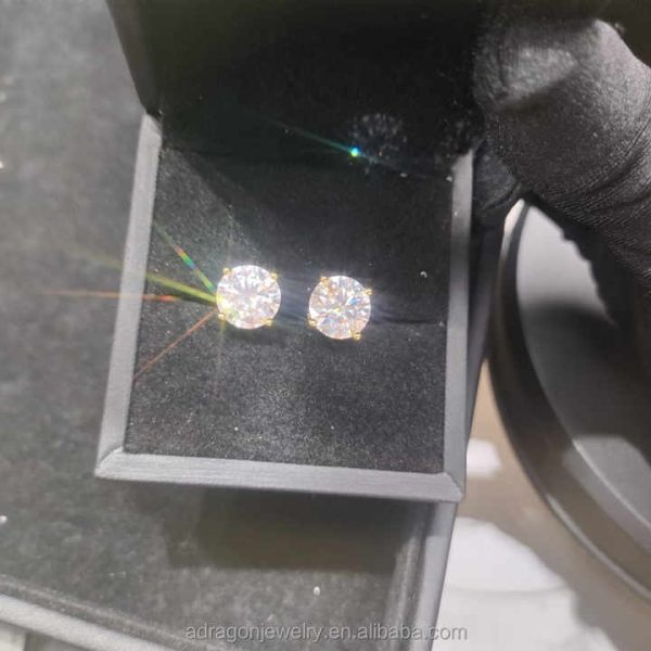 High Quality 925 Sterling Silver Moissanite Earrings Customizable 10K 14K Gold Plating 'Ice Out' Design Wholesale Copper Studs