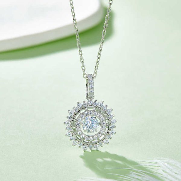 Smart Shiny S925 Silver Platinum-Plated 0.5 Carat D Grade Moissanite Diamond Fine Pendants Charms Moissanite Pendants Charms