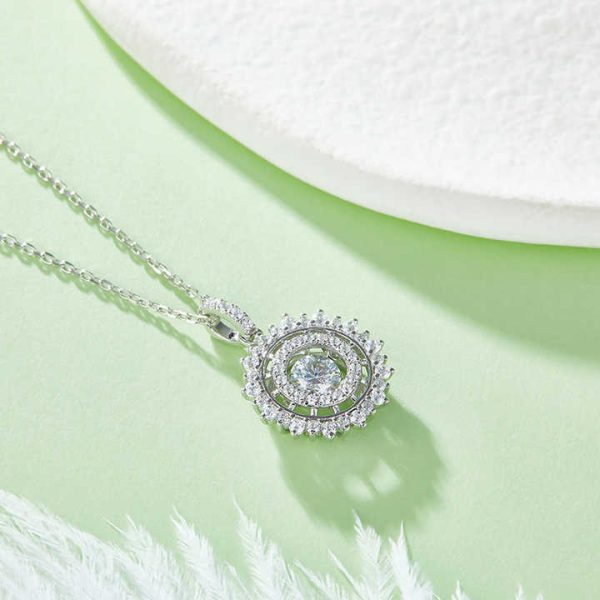 Smart Shiny S925 Silver Platinum-Plated 0.5 Carat D Grade Moissanite Diamond Fine Pendants Charms Moissanite Pendants Charms