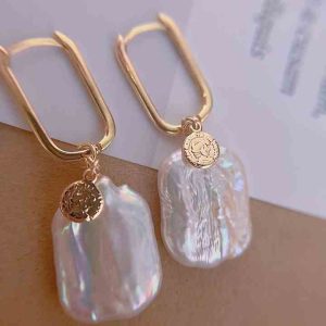 European and American Bazaar Style 18K Gold Plated square Ear Buckle with Strong Light square Baroque Freshwater Pearl Earrings