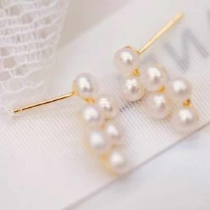 Trendy 925 Sterling Silver Stud Earrings with Freshwater Pearls and Grape Design for Women