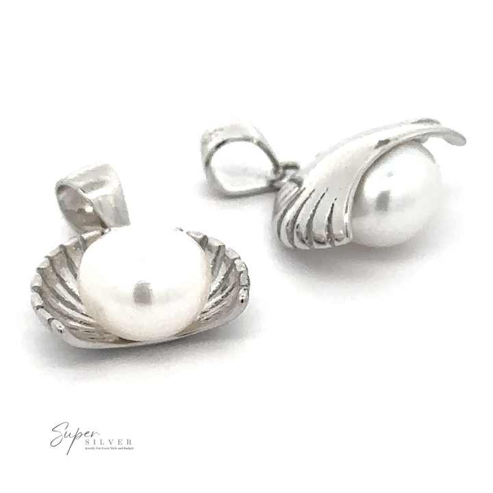 Pearl Pendant with Shell Background