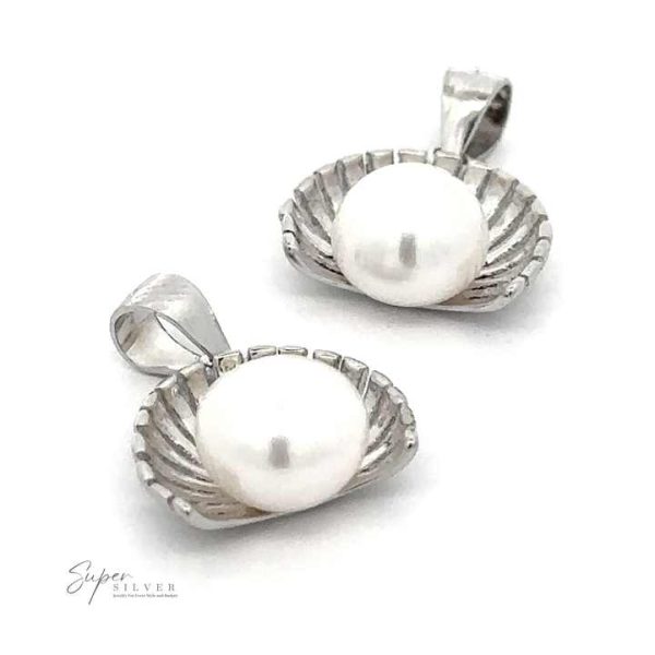 Pearl Pendant with Shell Background